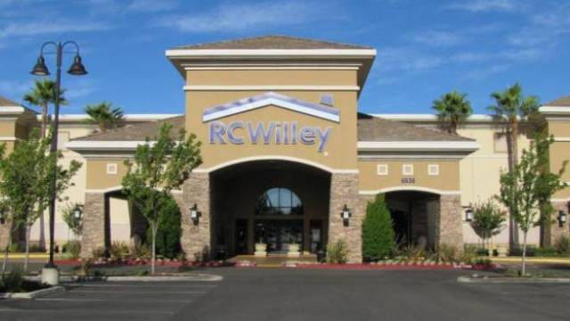 Muebles, Sofas y Camas RC Willey en Los Ángeles CA